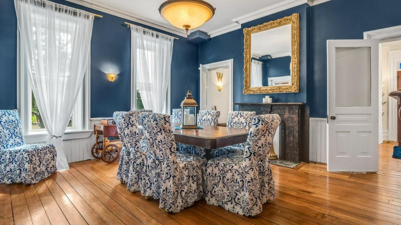 Отель The Woodbridge House Kingsville Экстерьер фото