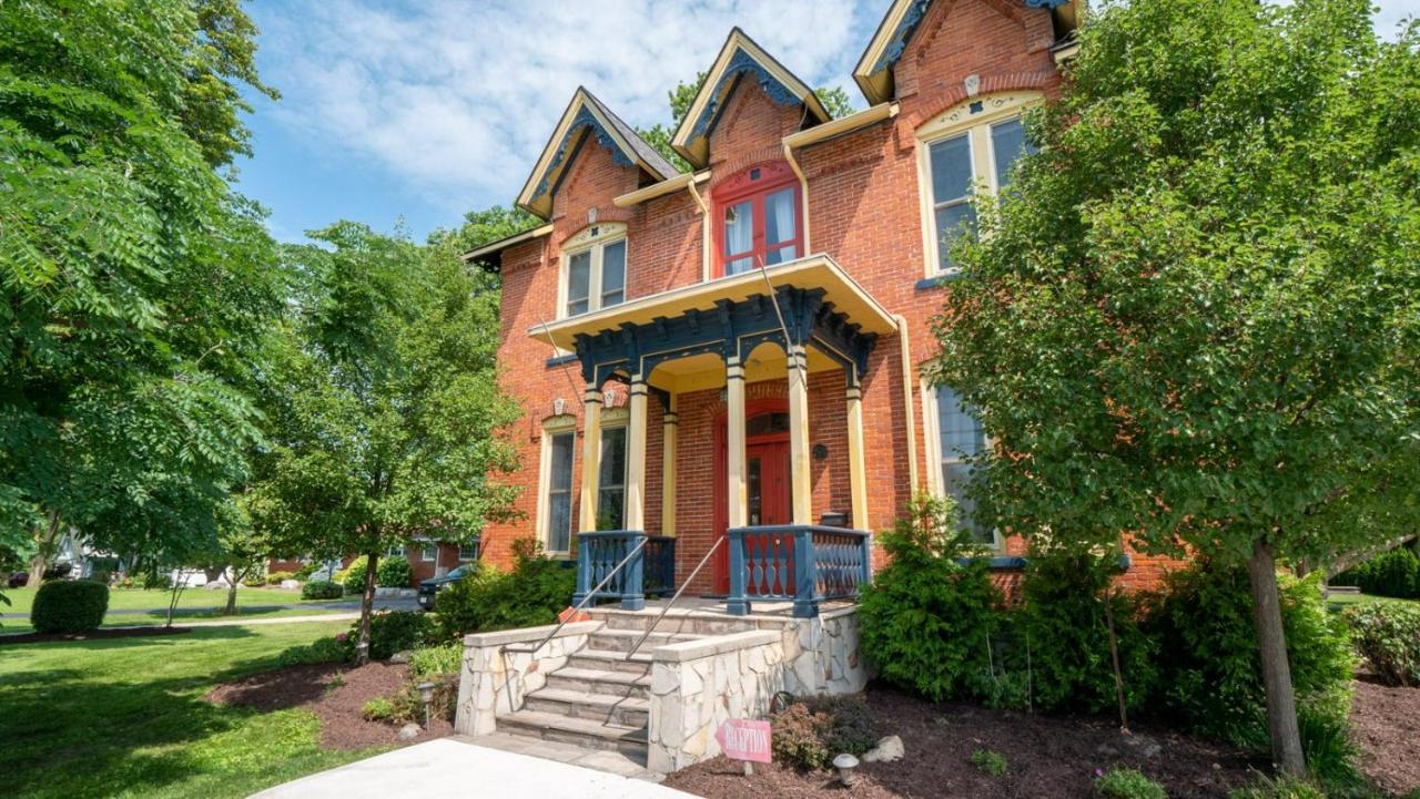 Отель The Woodbridge House Kingsville Экстерьер фото